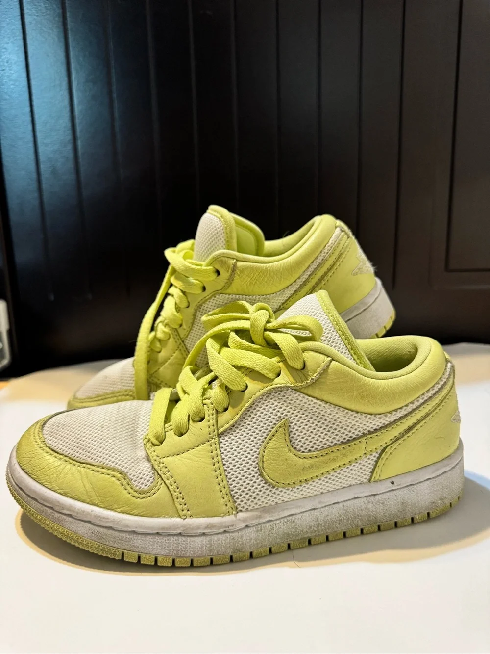 Nike Kids Low-Top Sneakers in Neon Yellow and White